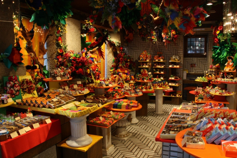 vente-GRIMAUD-min_candy_store_chocolate_shop_chocolate_switzerland-393515